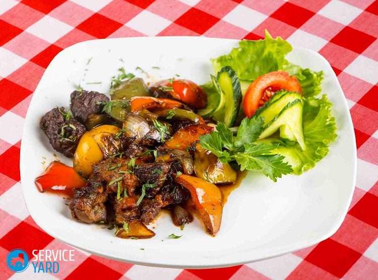 В какой посуде лучше готовить мясо?