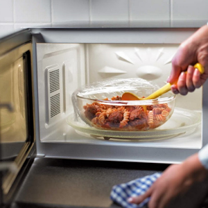 В микроволновке прогорела слюдяная пластина чем заменить?