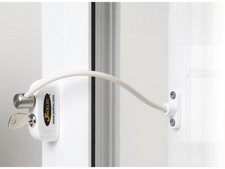 Виды детских замков на пластиковые окна и методы их установки