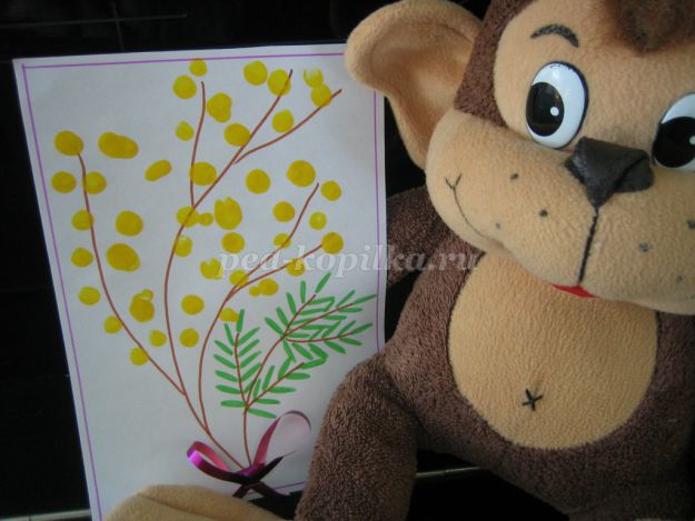 Вироби на 8 березня своїми руками в молодшій групі дитячого саду. Листівка “Мімоза для мами”