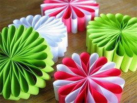 Вироби на новий рік з паперу та картону