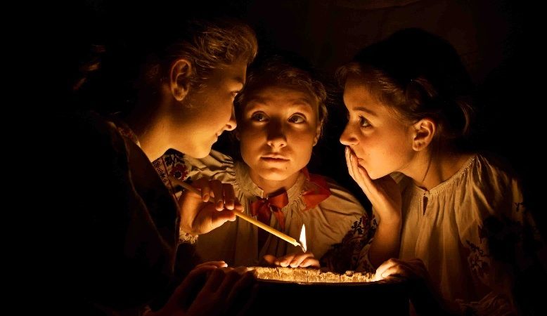 Ворожіння на воді і воску на любов, майбутнє: значення фігур, воску вилитого на воді