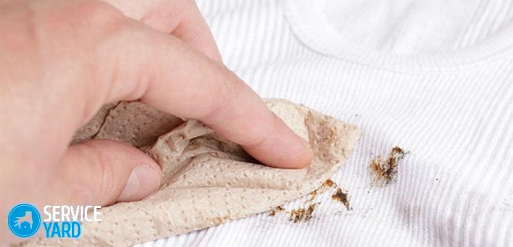 Вывести пятна крови с одежды