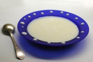 Як дієта на манної каші може сприяє схудненню?