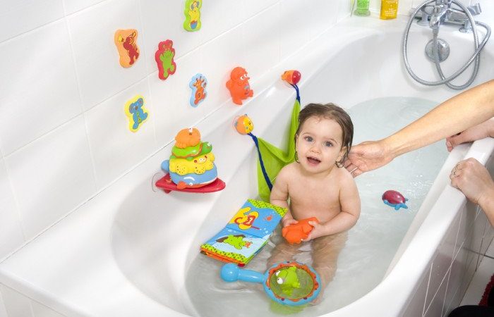 Які іграшки потрібні дитині в ванну? Де їх зберігати? Огляд популярних іграшок.