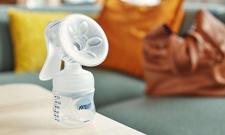 Як користуватися ручним молоковідсосом: важливі правила й покроковий опис, як правильно зціджувати грудне молоко молоковідсосом?