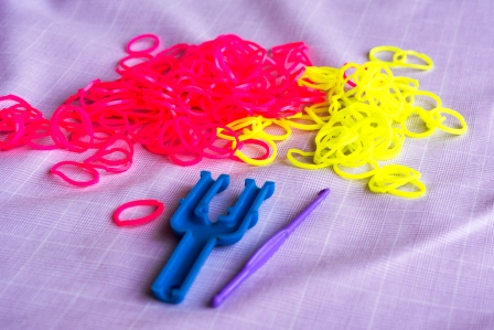 Як плести браслет з гумок Тротуар на рогатці, покрокові фото