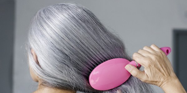 Як позбутися від сивого волосся без фарби