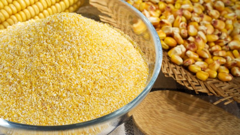 Як приготувати кукурудзяну кашу на молоці? Рецепт приготування кукурудзяної каші з м'ясом, сиром, гарбузом, бананом