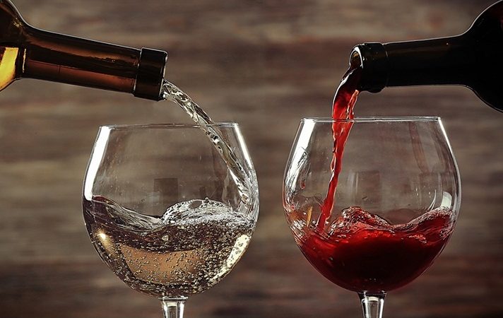 Як відрізнити натуральне вино від порошкового? Як перевірити якість вина, щоб відрізнити від підробки?