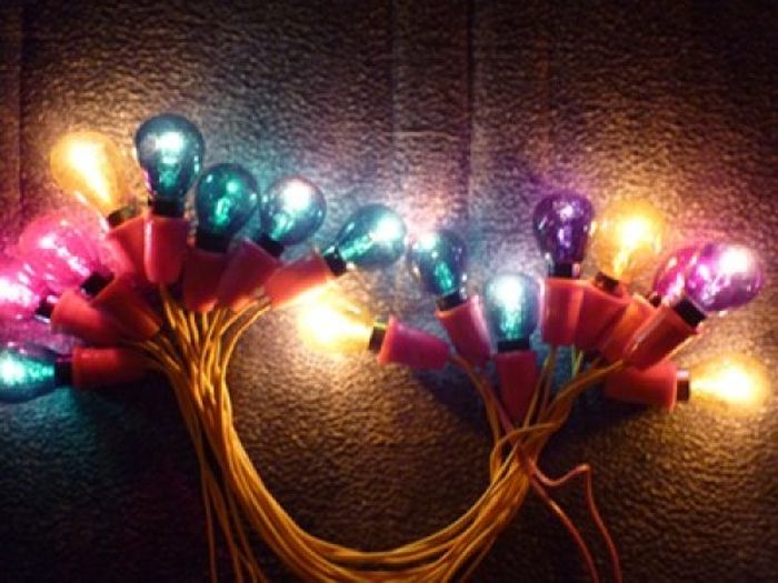 Як з’явилися новорічні гірлянди: фото старовинних гірлянд