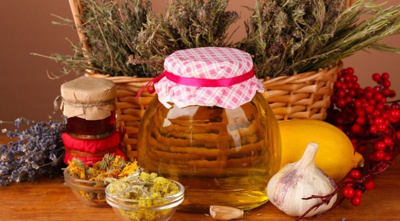 Як застосовувати чай з квітів бузини при застуді?