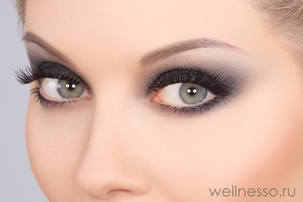 Як зробити макіяж смокі айс (smoky eyes) — покрокове виконання з фото і відео
