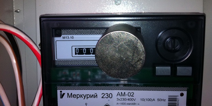 Як зупинити лічильник електроенергії Меркурій магнітом і без нього