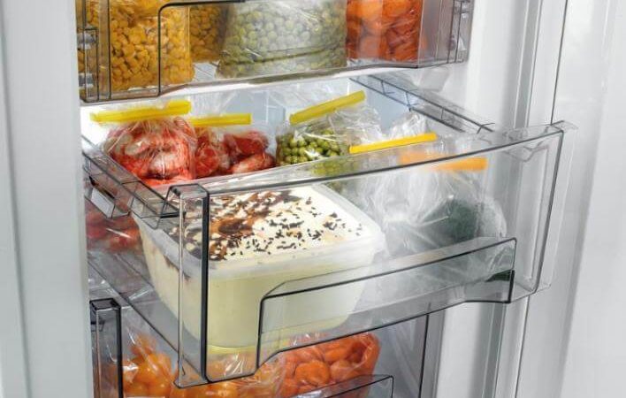 Який холодильник краще купити для дому: рада майстра