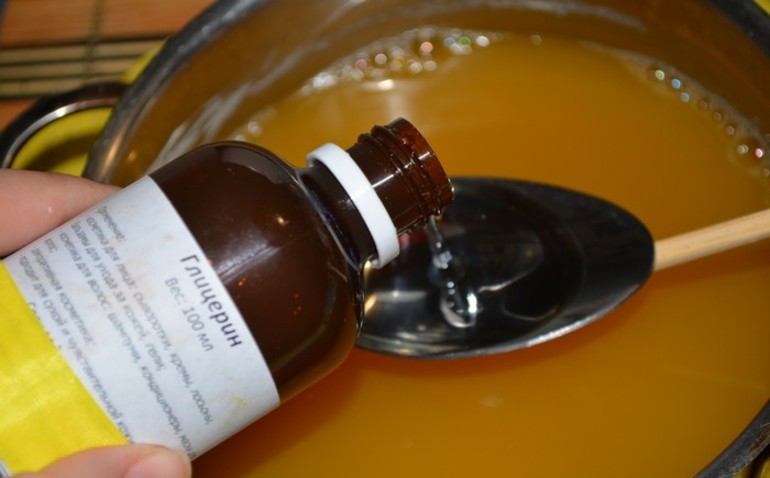 Зелёные пятна на штанах: чем вывести траву с одежды Зелёные пятна на штанах: чем вывести траву с одежды