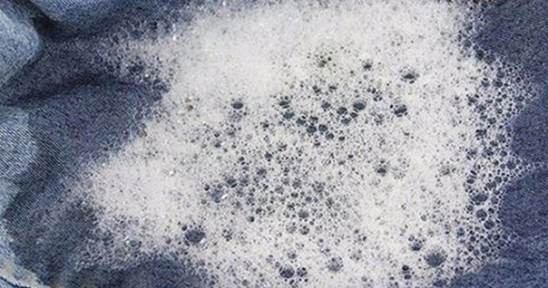 Зелёные пятна на штанах: чем вывести траву с одежды Зелёные пятна на штанах: чем вывести траву с одежды