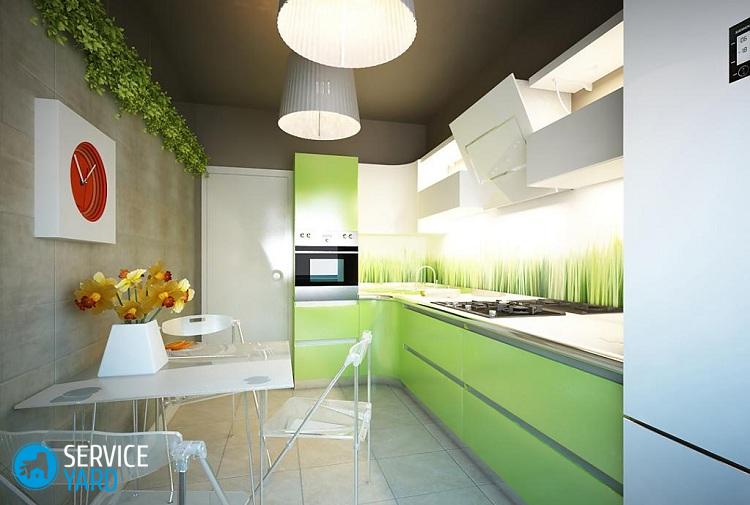 Желто-зеленые обои на кухне