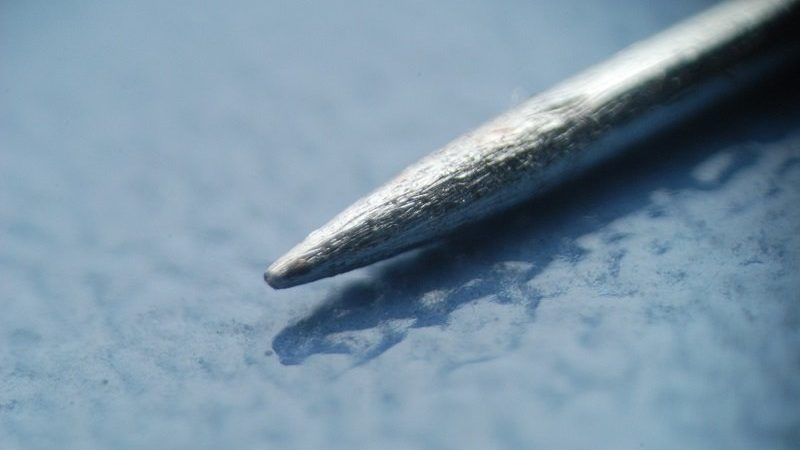 Знайти голку в будинку: Значення прикмети і що робити